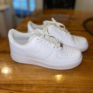 *LIKE NEW* Nike Air Force 1s, Size 9.5
